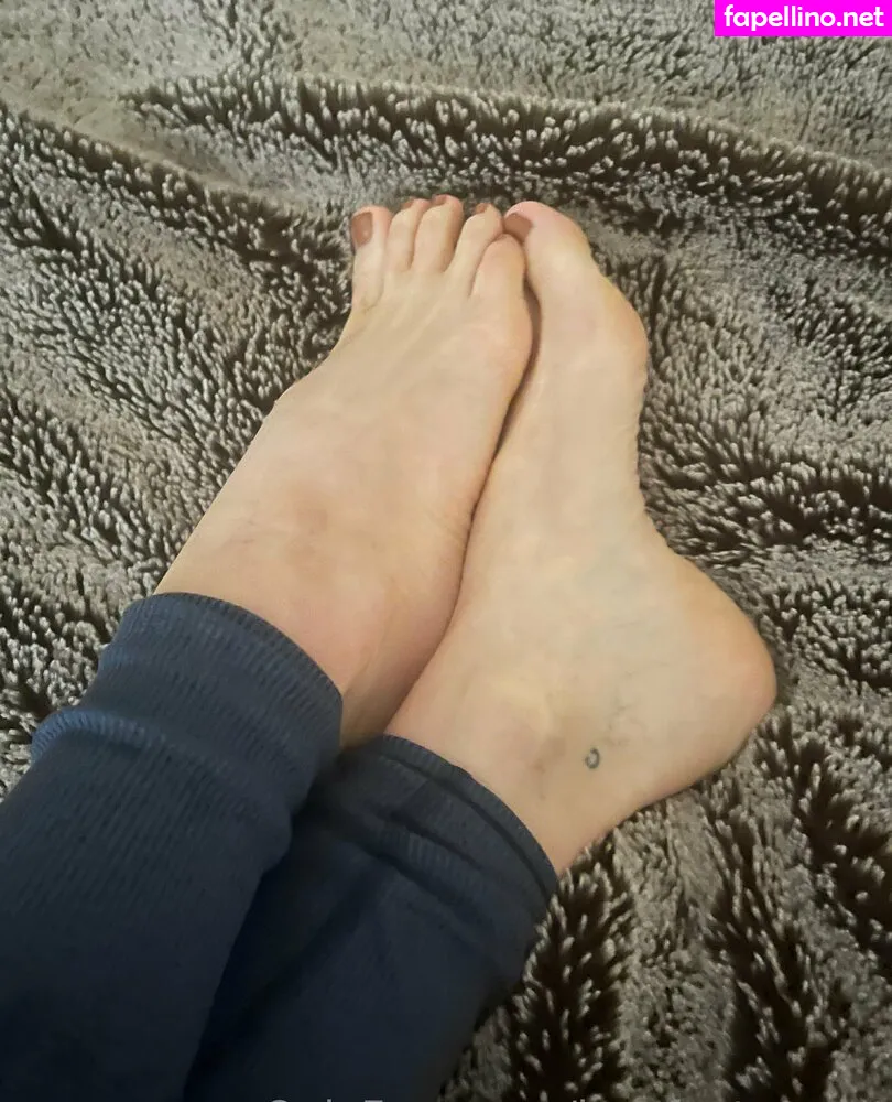 Ciarahanna20, legsfeetrepeat Leaked Nude Picture #NlyYbcmPad