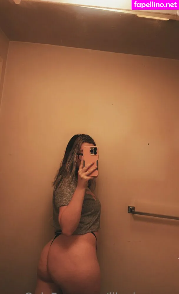 Bitchiknowguacisextra, lilpaigeyyxx Leaked Nude Picture #0xO7Vt4as3
