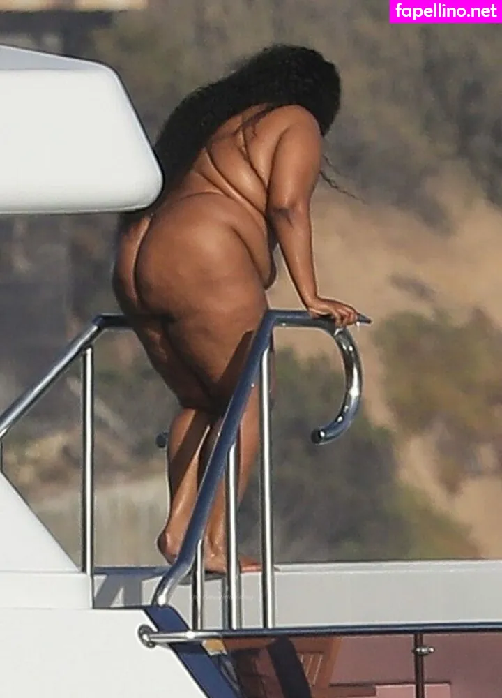 Lizzo, lizzobeeating Leaked Nude Picture #xErQqUNDS4
