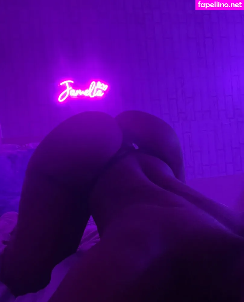 LoveableMillz, Theyadorejamelia18, loveablevillain, saramills631 Leaked Nude Picture #QFtpacBPXe