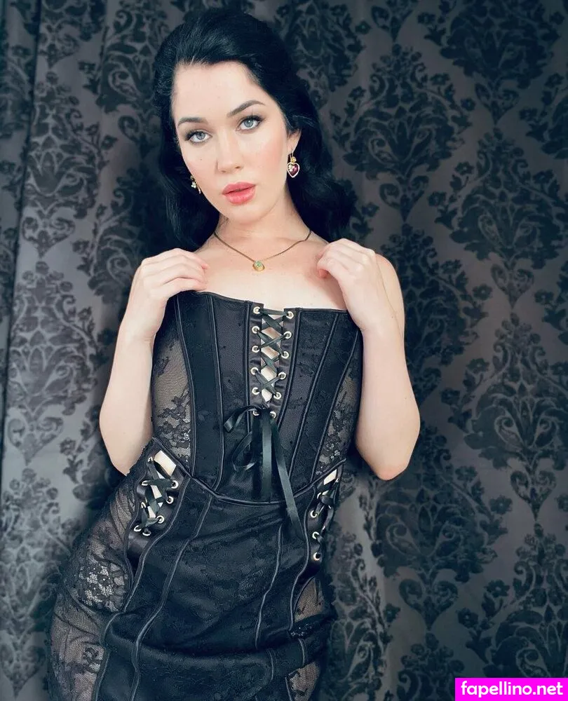 Luvevelynclaire, officialevelynclairee Leaked Nude Picture #39BV2x4CVa