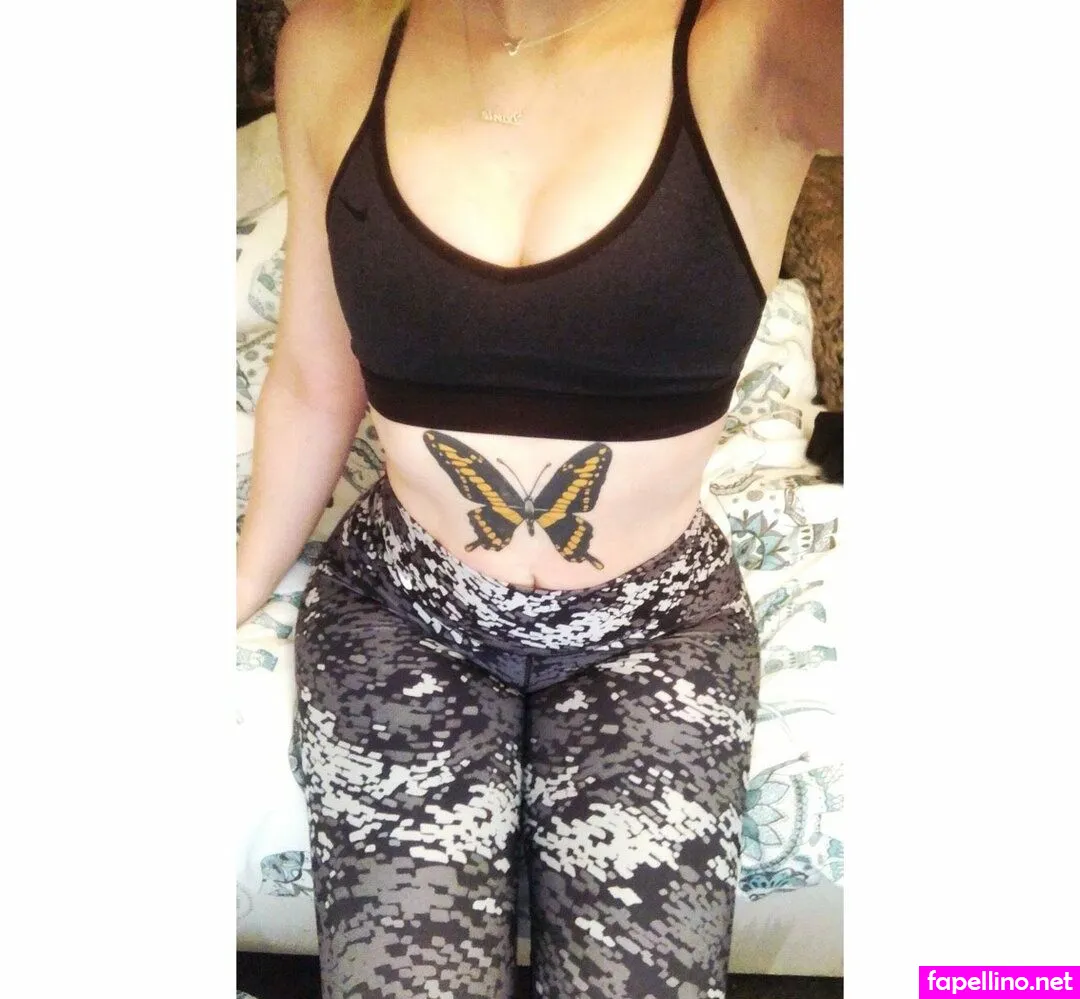 Danie Baugh, m0sh_mall0w Leaked Nude Picture #4EGf8io69l