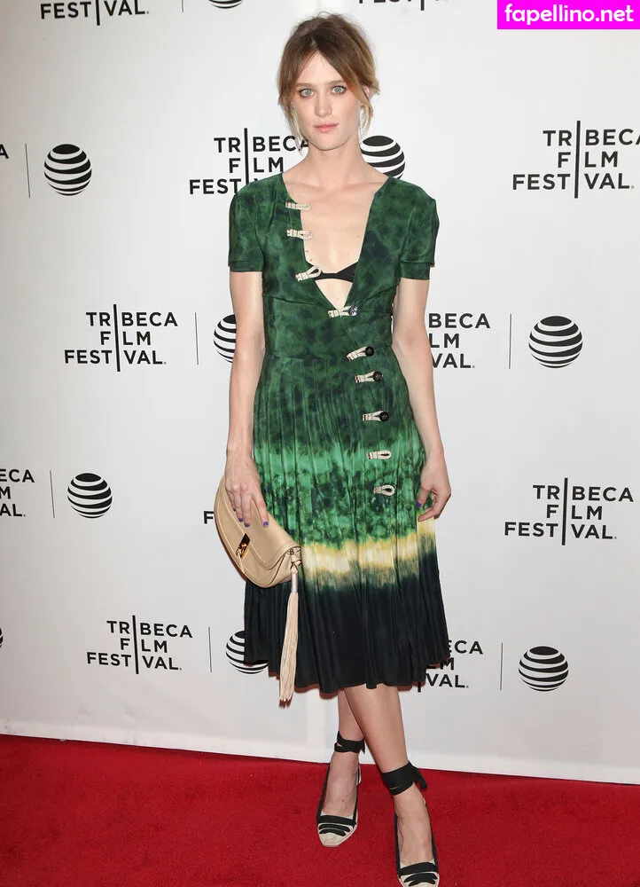 Carolinedavis, tmackenziedavis Leaked Nude Picture #2j42wG1Upp