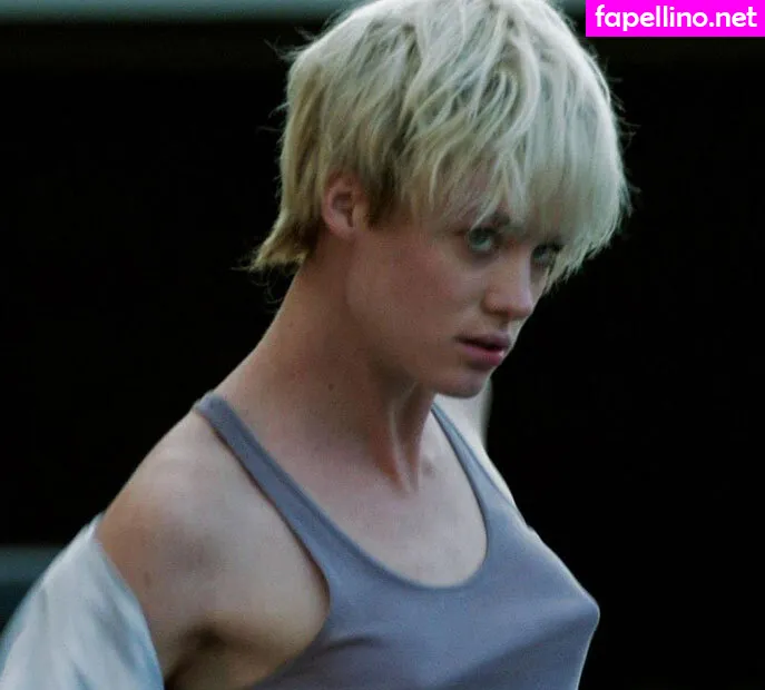 Carolinedavis, tmackenziedavis Leaked Nude Picture #3VKf32uezO