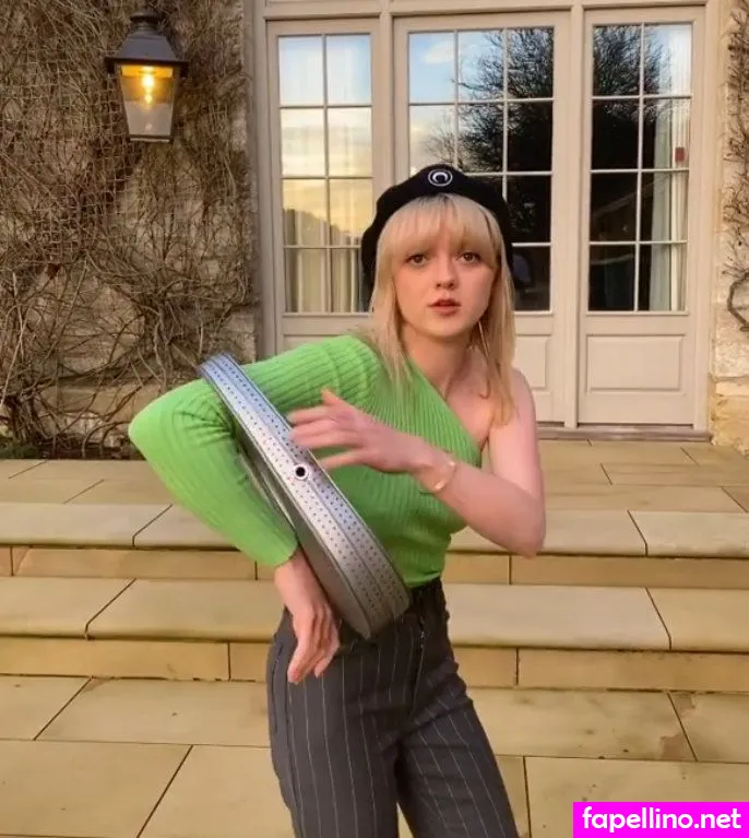 Maisie Williams, Maisie_Williams Leaked Nude Picture #YptS0PCsBl