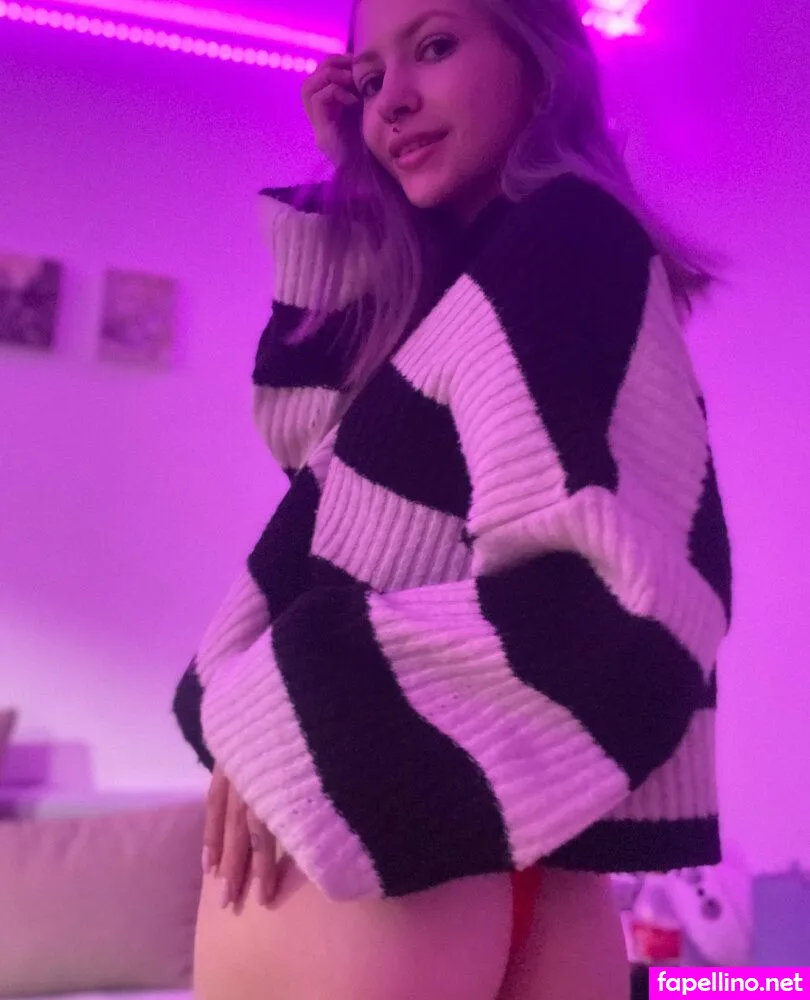 EmilySm72050894, mia.delish, miadelish Leaked Nude Picture #RRop9aeyEl