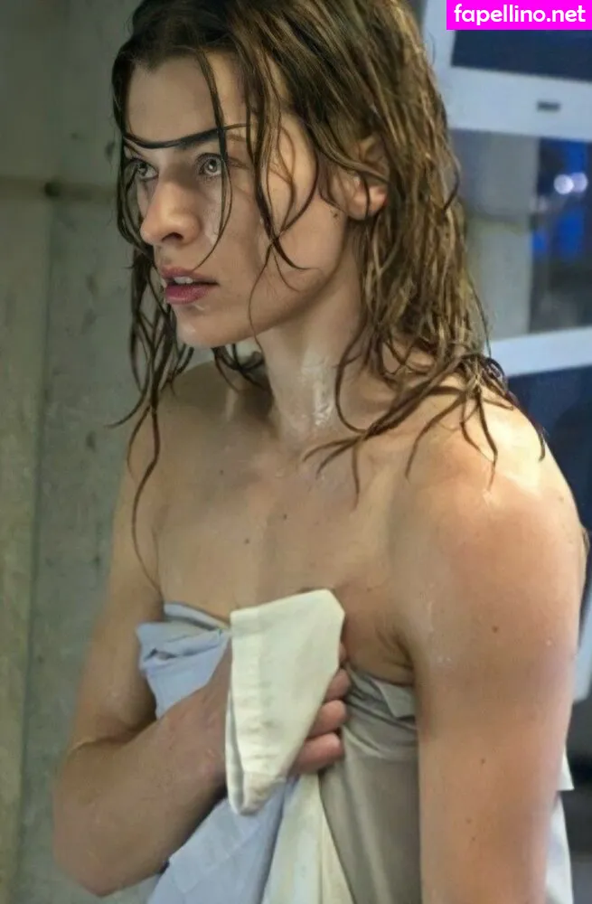 MillaJovovich Leaked Nude Picture #iCxV6iicVA