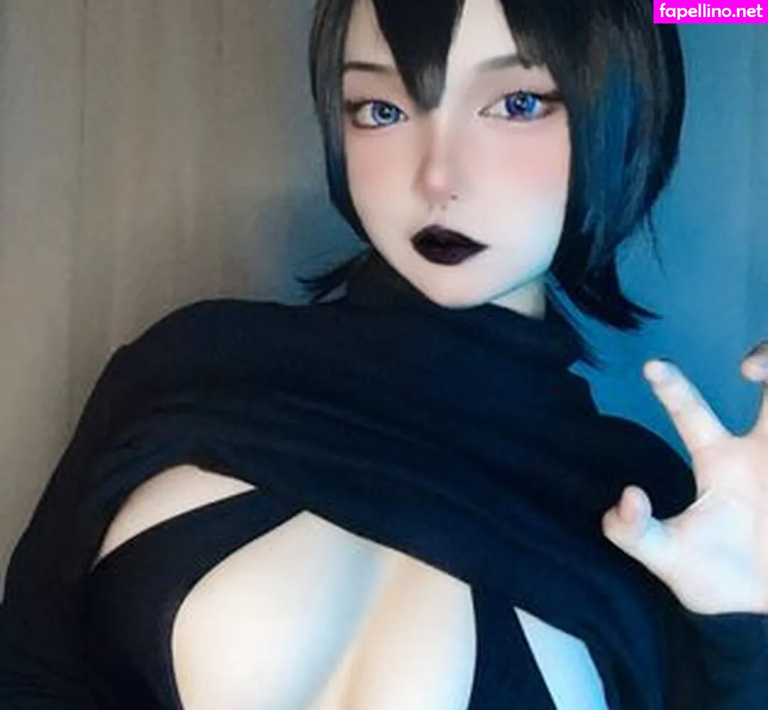 Eroticmedusa, miraaam_, miraah_mikuu Leaked Nude Picture #8L1eIdV0q9