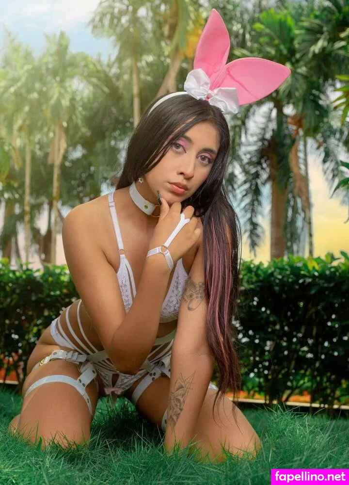 Miss_ari_x, zoominthrifts Leaked Nude Picture #KBru8MrsYQ