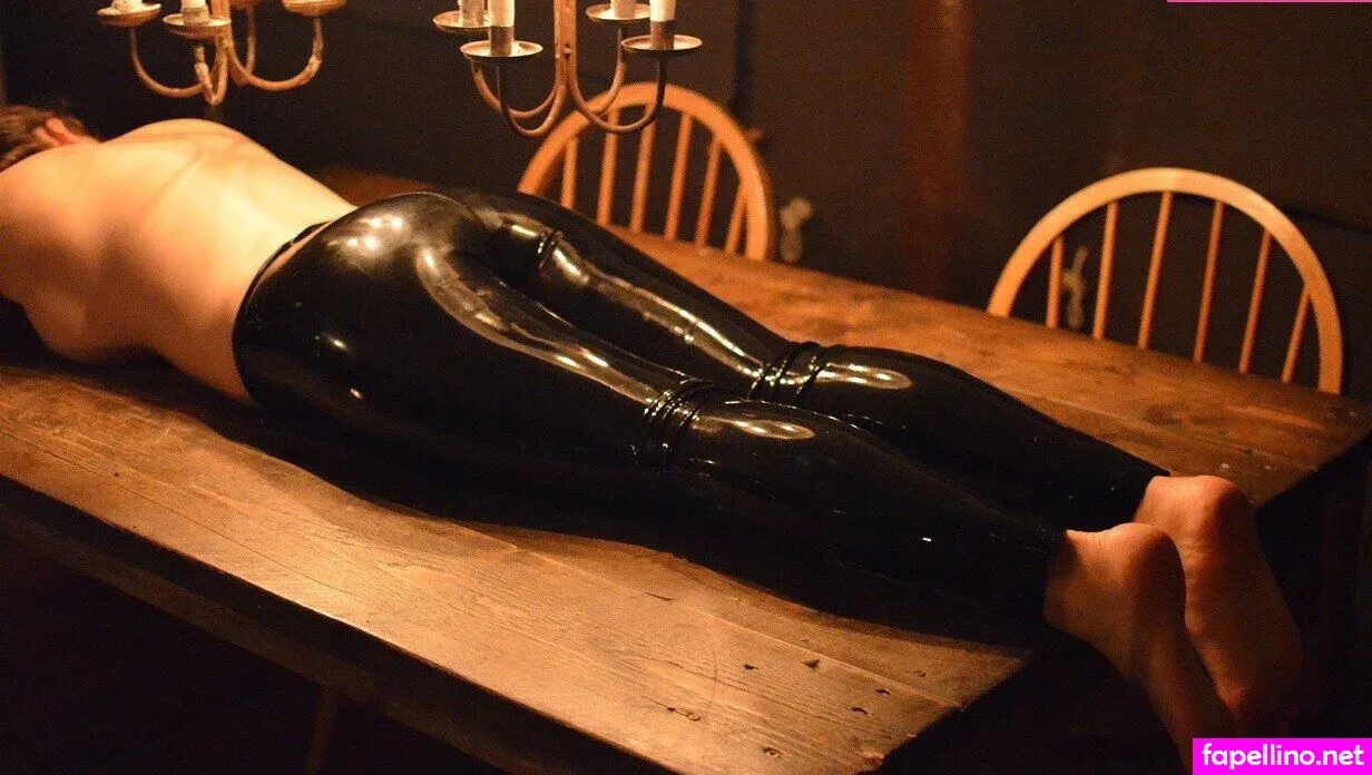Missbusteelatex Leaked Nude Picture #WiABhWAtGP