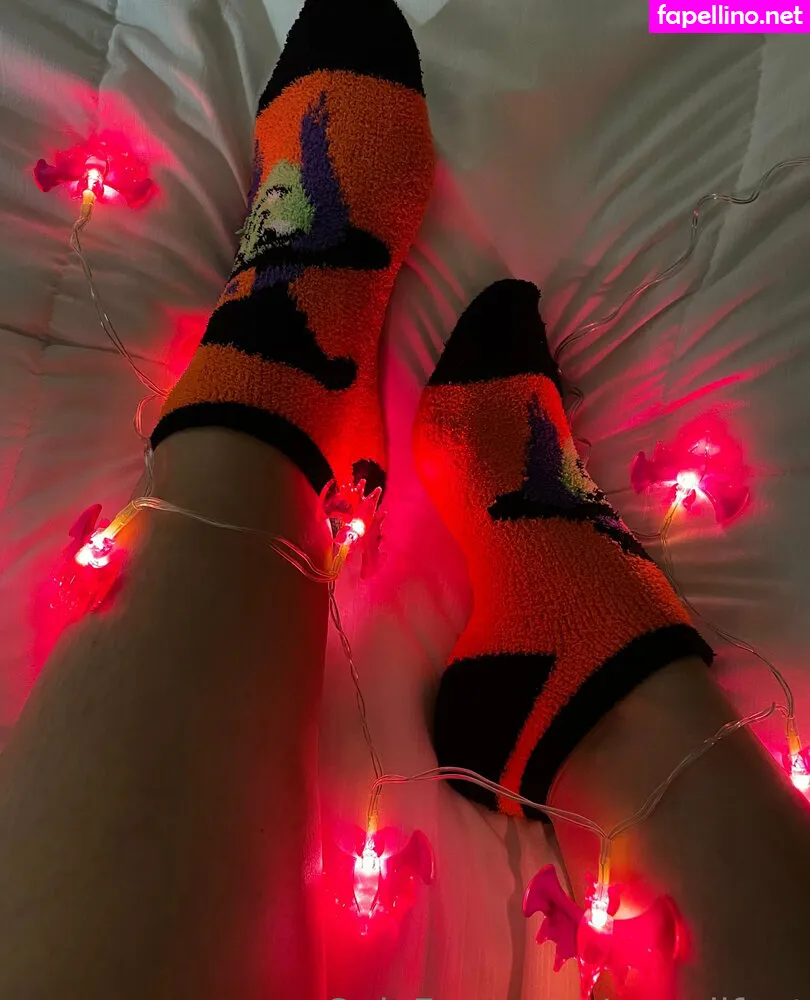 Momiifeet, mommiiieee Leaked Nude Picture #14Ik4J4Uv0