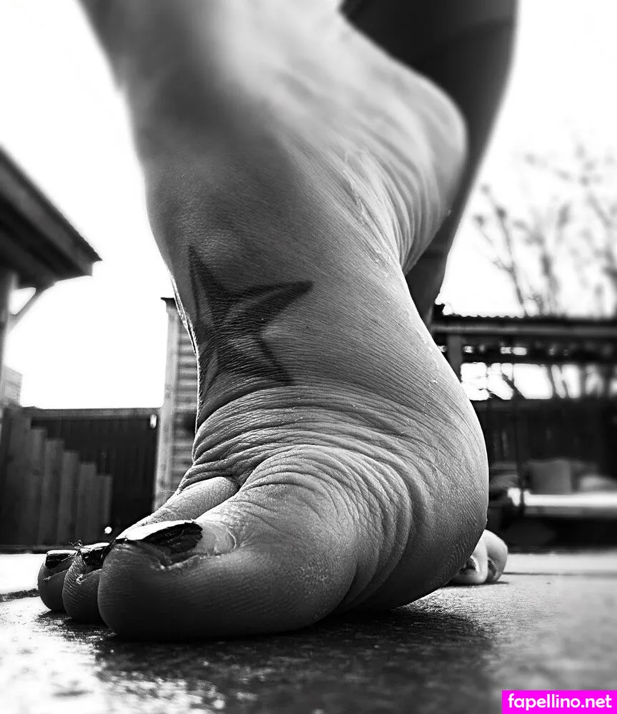 Mommabearfeetfetish Leaked Nude Picture #n6ttMNvRii