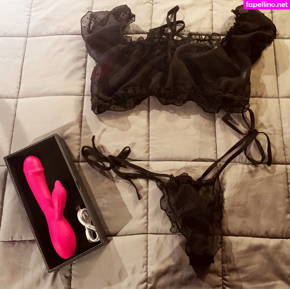Halesfyi, msstealyagirl Leaked Nude Picture #4dU1egvyTX