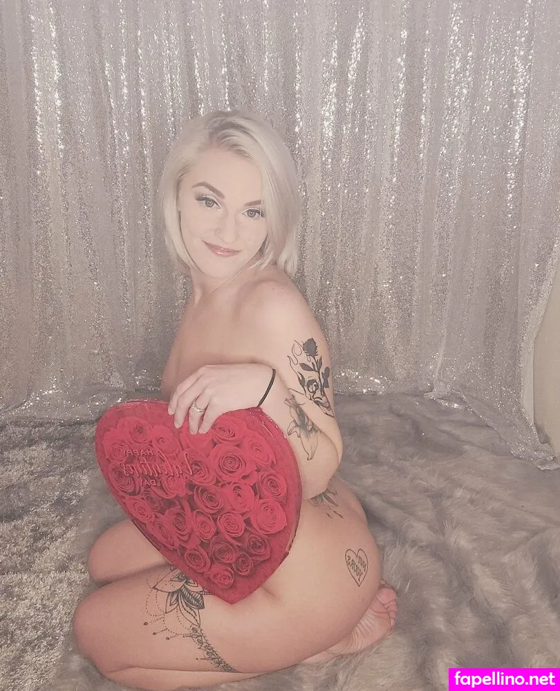 Carlyleann4, notcarlyleann44 Leaked Nude Picture #9WNJ61uAtF