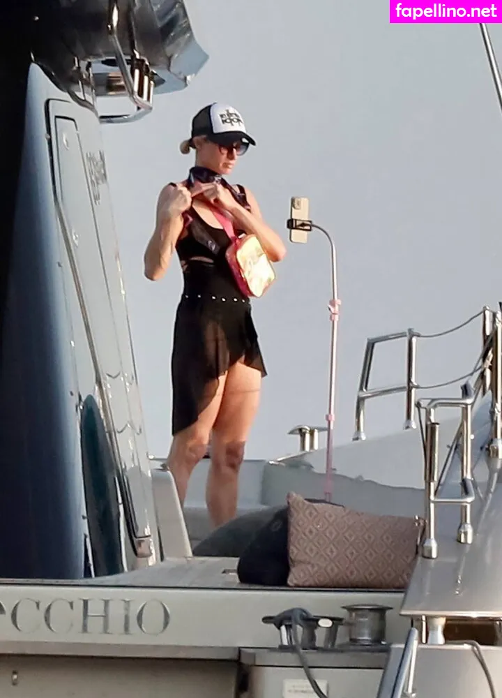 Parishilton Leaked Nude Picture #2XKe9MduSY
