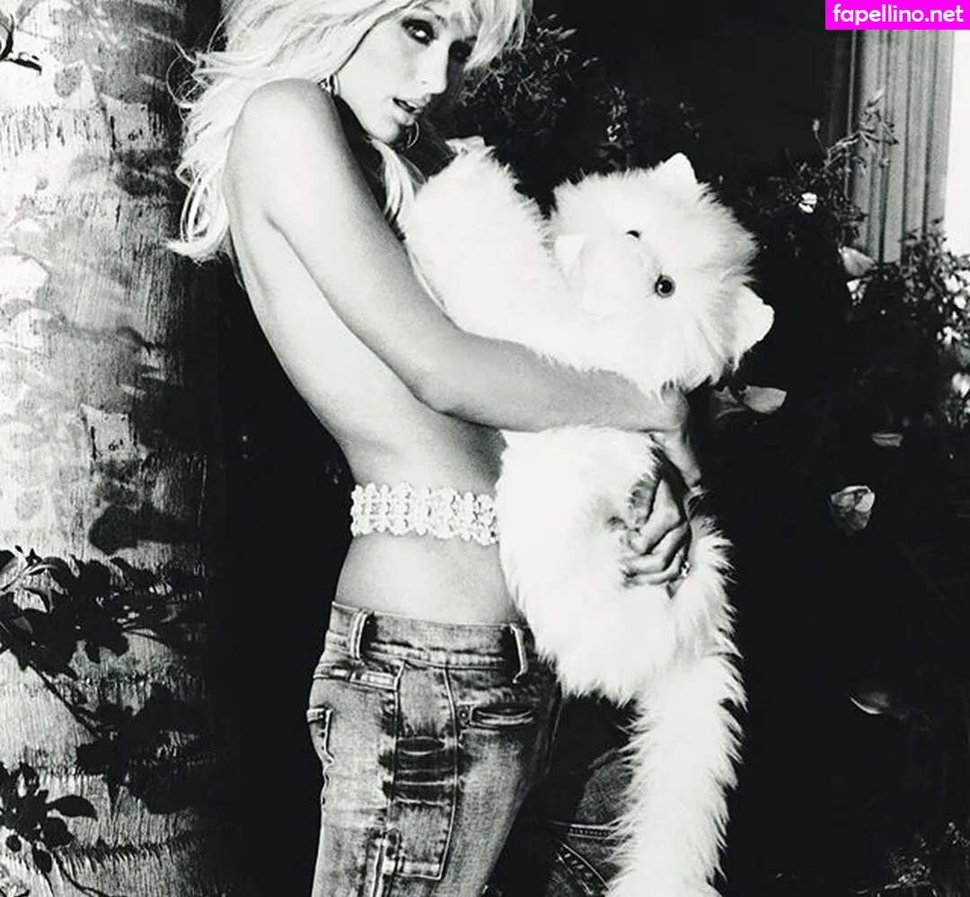 Parishilton Leaked Nude Picture #50j8Us0cL7