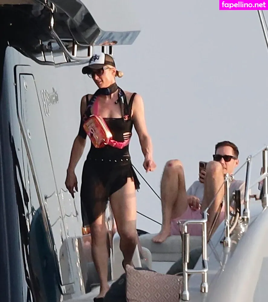 Parishilton Leaked Nude Picture #bLQ8vTmVuZ