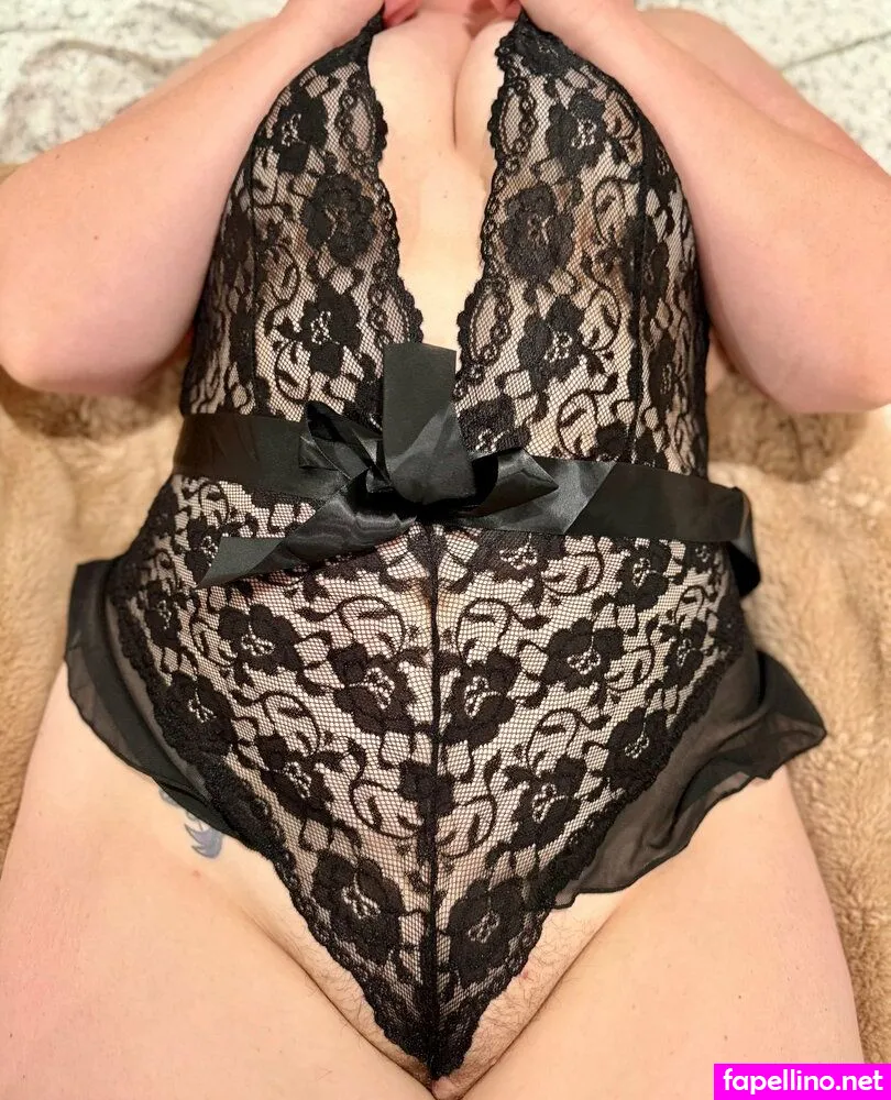 Amsterloved, peachypeech Leaked Nude Picture #QKvU5XrMM9
