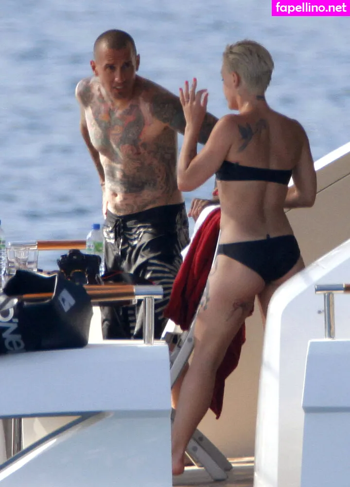 Alecia Beth Moore, Pink, pinksuicide Leaked Nude Picture #2yxYrbrqg2