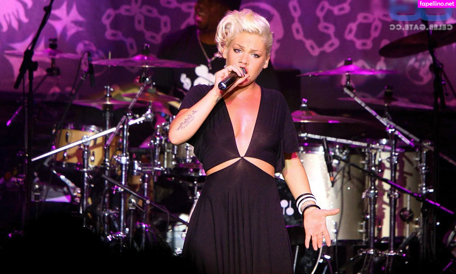 Alecia Beth Moore, Pink, pinksuicide Leaked Nude Picture #BVooyyabFi