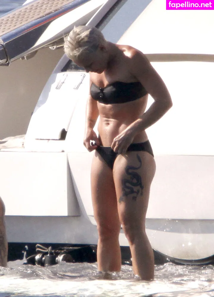 Alecia Beth Moore, Pink, pinksuicide Leaked Nude Picture #lXZvhMsYWb