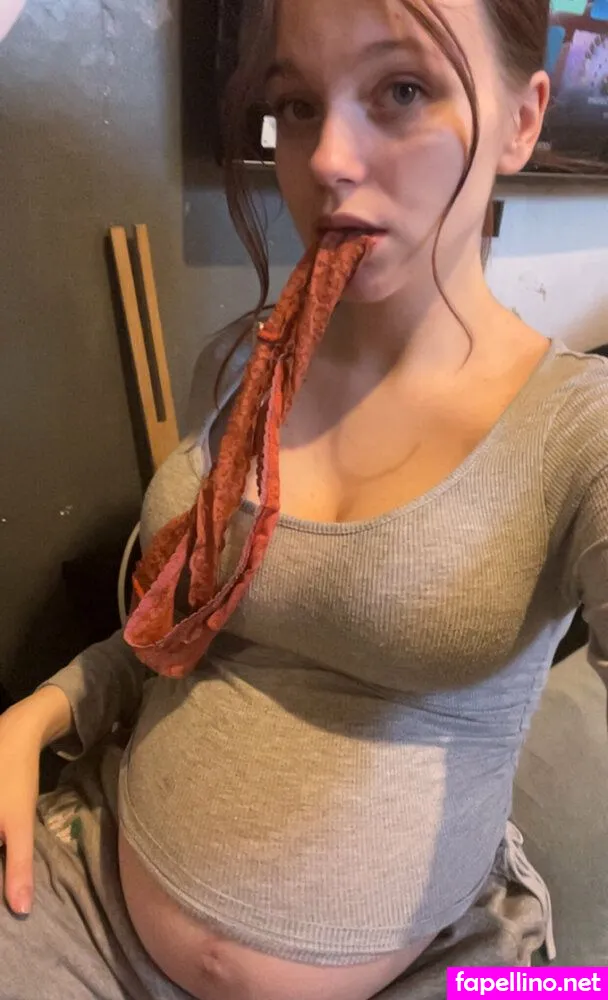Maddieelambertt, pregnantmadz Leaked Nude Picture #3prDC8uUkk