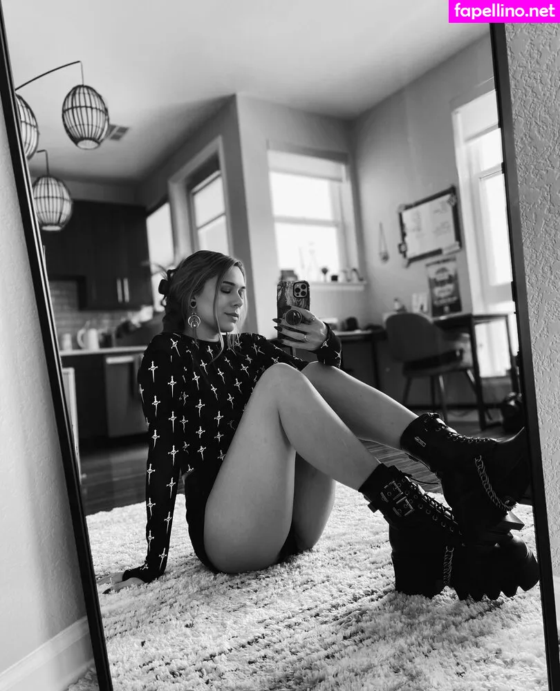 Ellaresch10, ridewithlola.x Leaked Nude Picture #RSrXsLSwsW