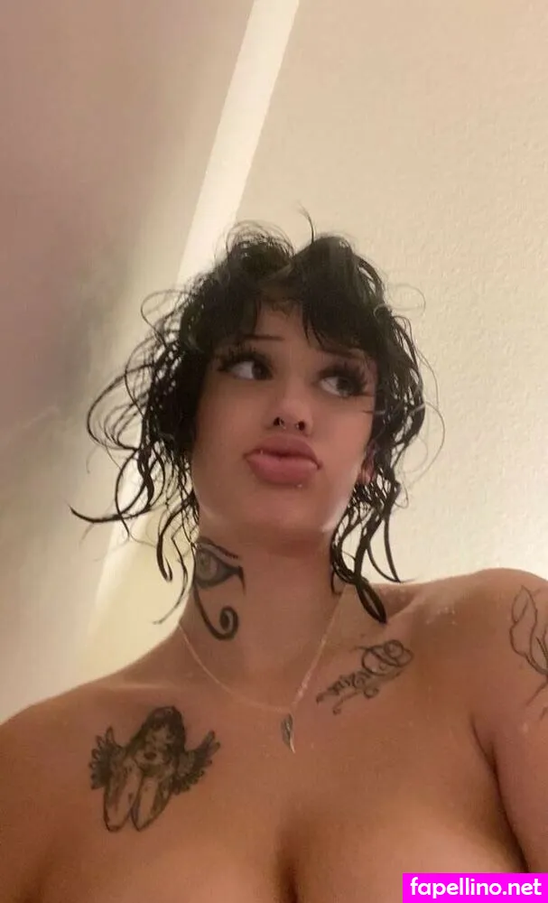 Princessmilkyy, roxxylikeadrug, starsiasrage Leaked Nude Picture #HK5ksck375