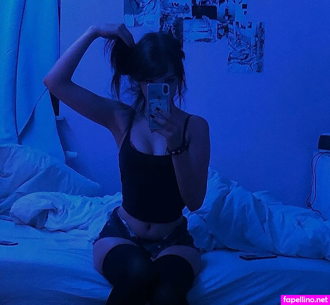 4lkiraa, diedatmyhouse, ilovemybunnyakira, sabine_dede, valerine777 Leaked Nude Picture #1M3YWxre0l