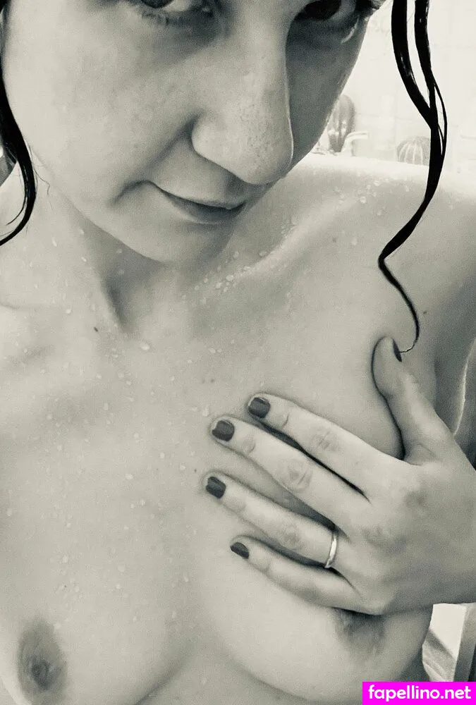 Lilhousewife, sexyhousewifex Leaked Nude Picture #IzA1ZIFdp0