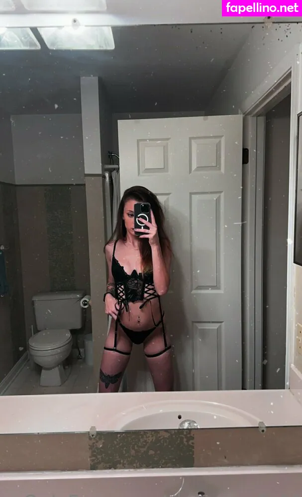 Sierrawarfield Leaked Nude Picture #K8m3Ax3auL