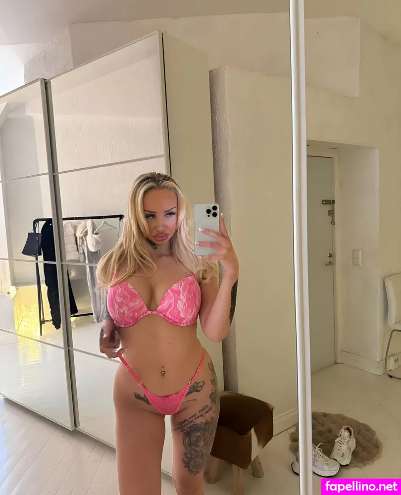 Skyealivia, skyerowe Leaked Nude Picture #a7m4Q8h8w8