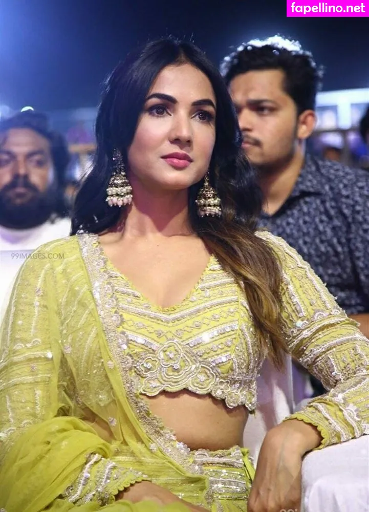 Sonalchauhan Leaked Nude Picture #DBFeSlorO5