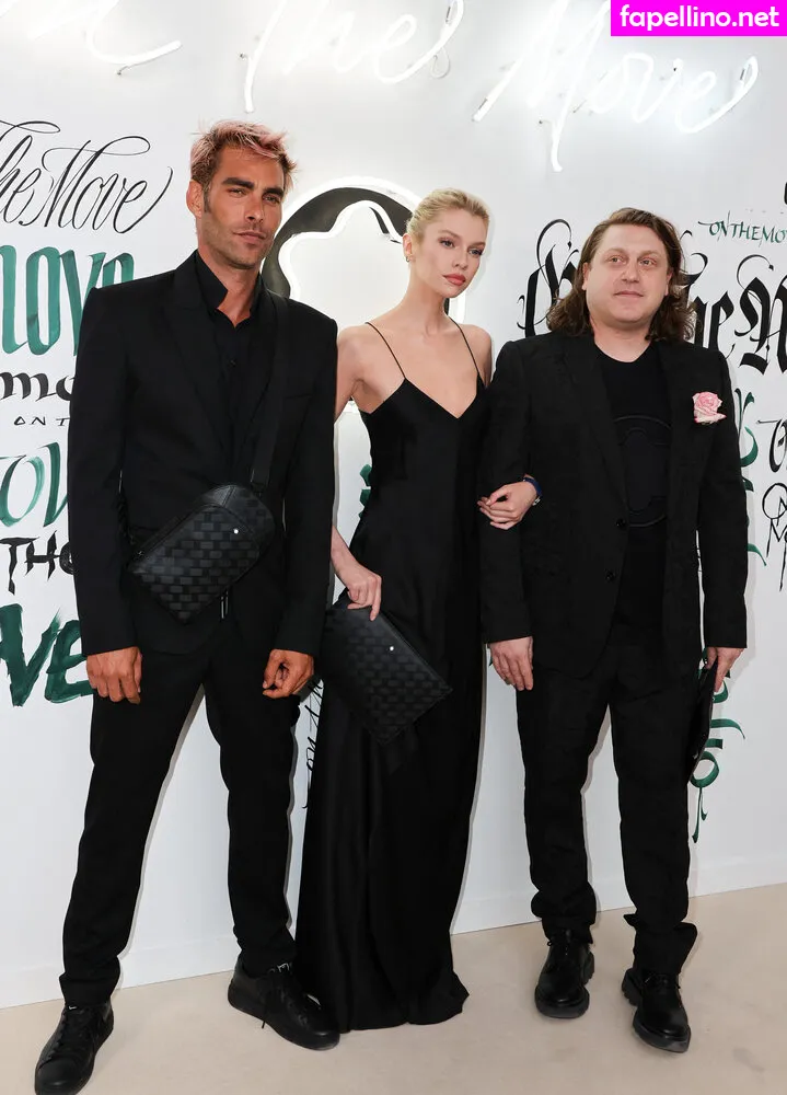 Stella Maxwell, stellamaxwell Leaked Nude Picture #N5kRC2abSt