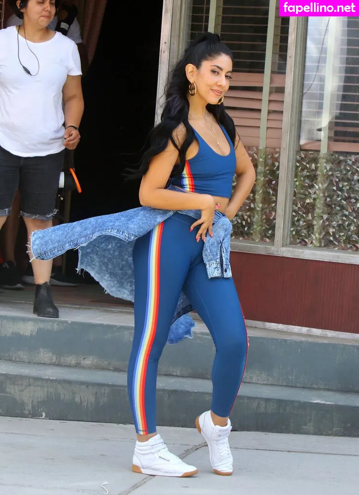 Rosa Diaz, bellasramos, iamstephbeatz, stephaniebeatriz Leaked Nude Picture #V1TIaPspNx