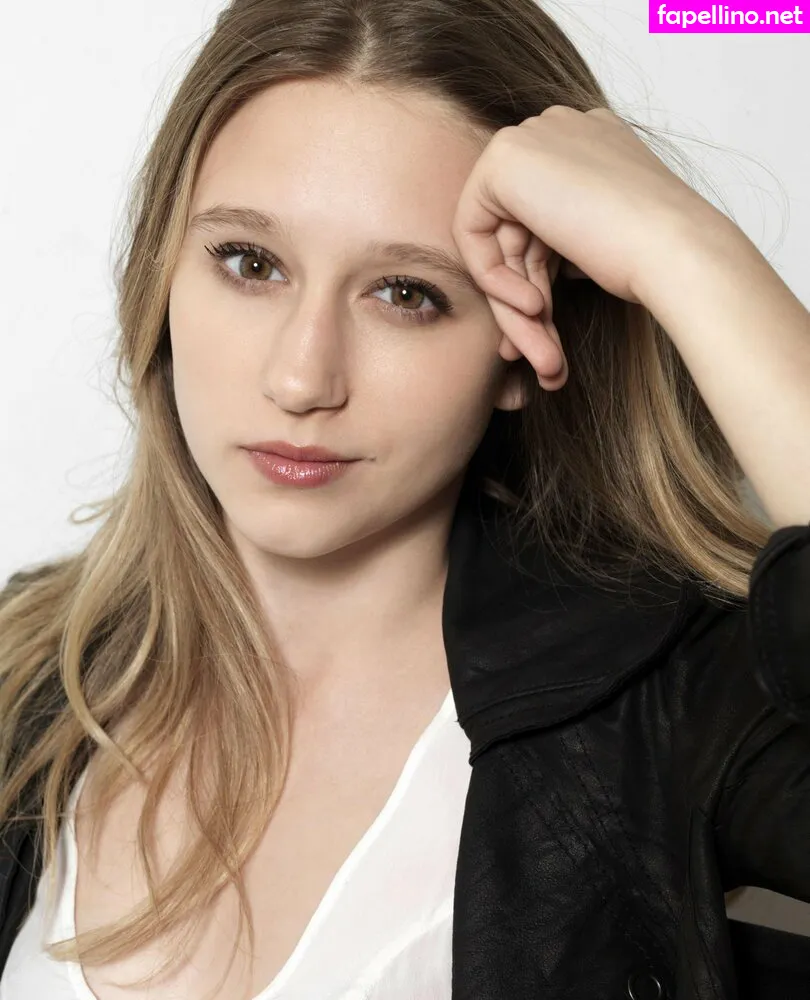 Taissafarmiga Leaked Nude Picture #EXFvG91AVo
