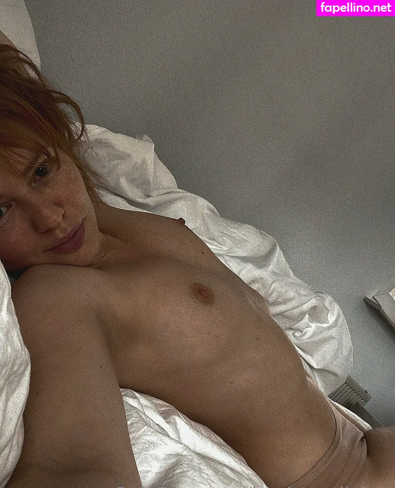 Boobsandjokes, kommunar_ Leaked Nude Picture #SlHLAgKkim