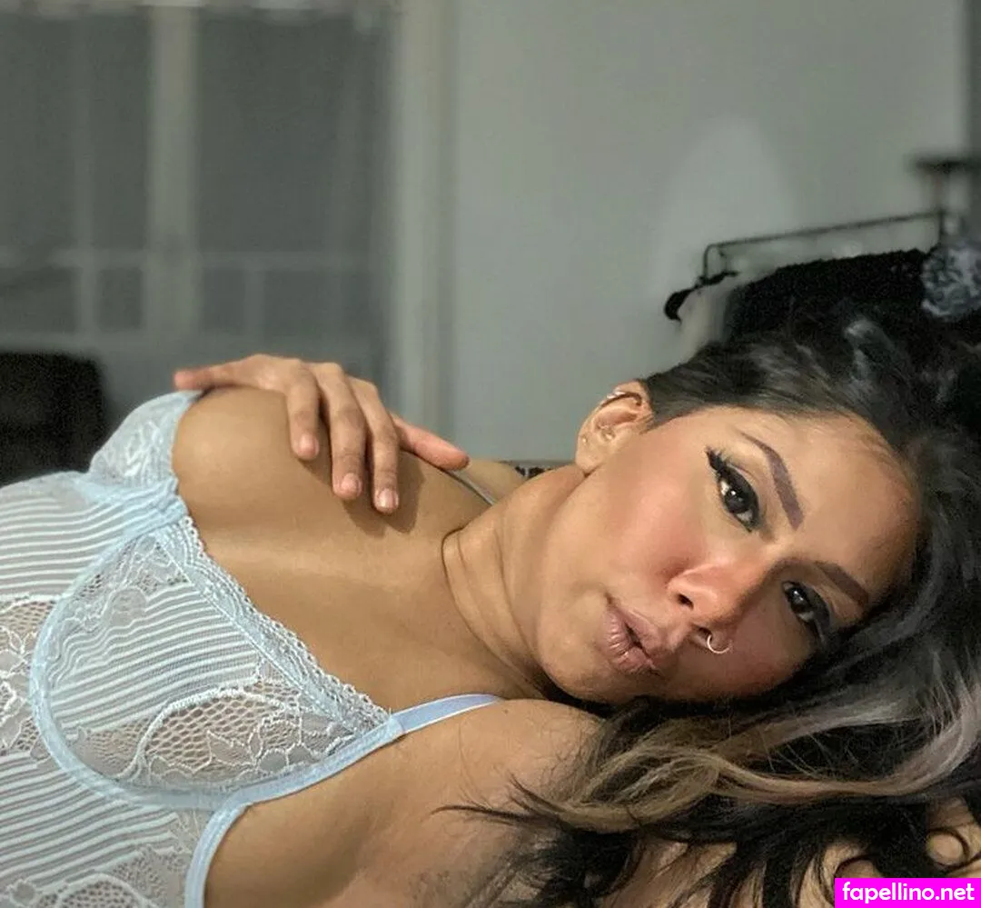 Emotionallanguage93, inyourpalms, tenderbambi Leaked Nude Picture #50BBGF3BiG