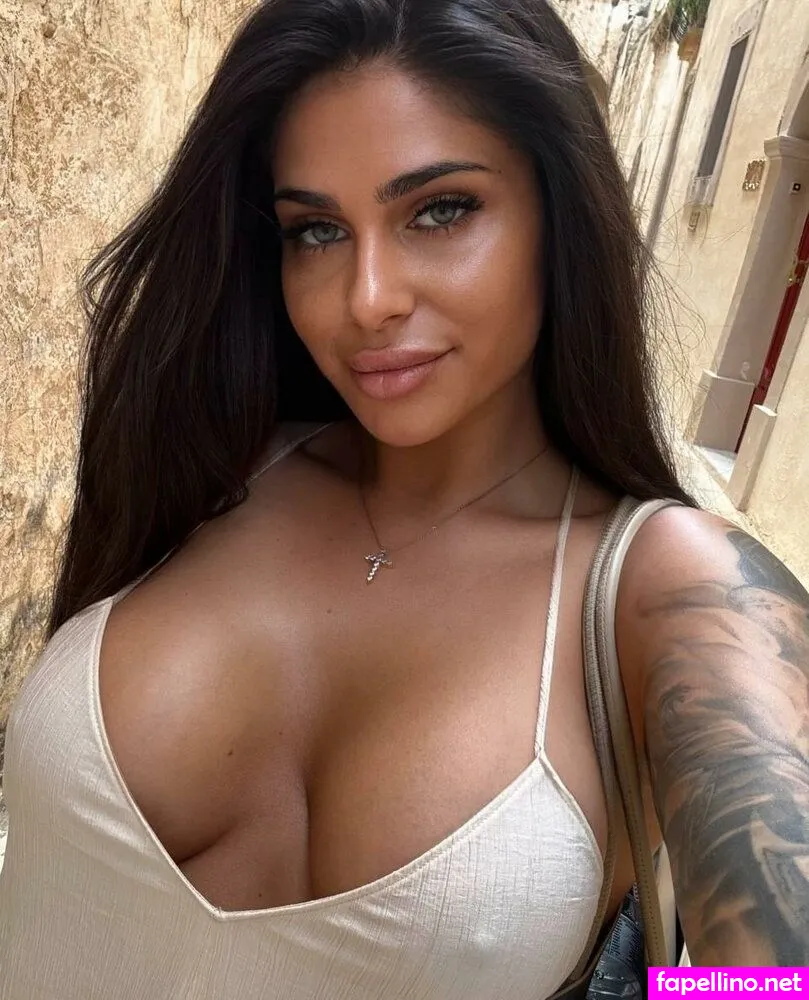 Aisha, thearabianprincess Leaked Nude Picture #HtxP4H3GkW