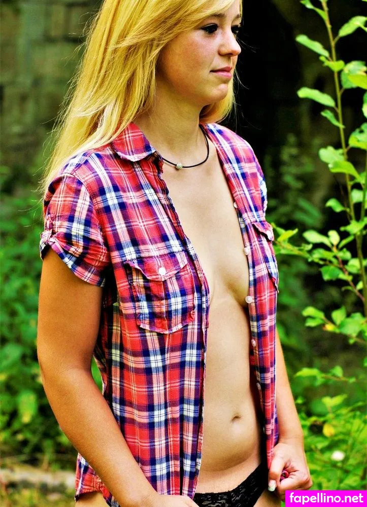 Tina LÃ¶ffler Leaked Nude Picture #aYVJnviygj