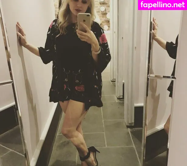 Tinaob83 Leaked Nude Picture #9DyOfFIzeX