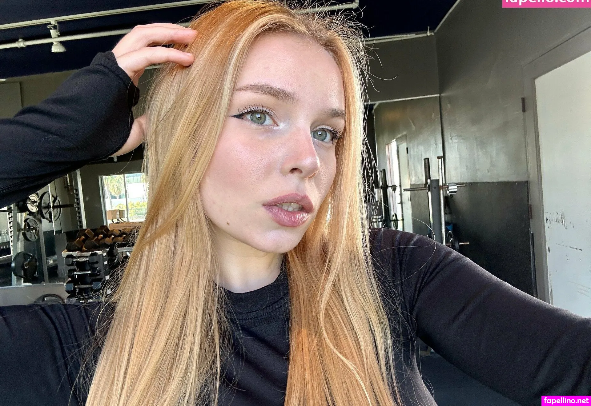 Redlyschnorr246, triss_kiss1, trissbliss Leaked Nude Picture #3YfP9LGHBO