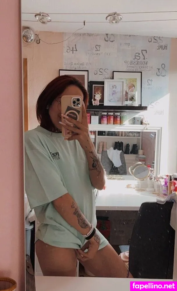Typicallaurasophie Leaked Nude Picture #4cuG6t2e6R