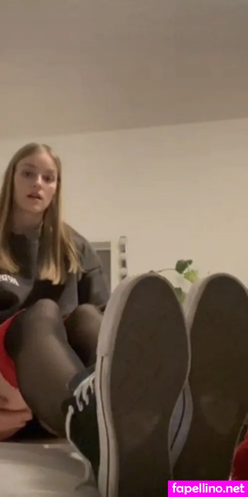 Wer ist sie? Suche schon lange Leaked Nude Picture #0im6z62usz
