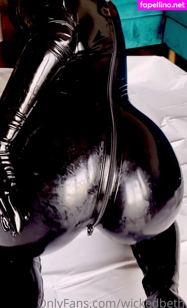 WickedBeth, bettyclark, kayebxtch17 Leaked Nude Picture #C2mWY3y9yZ