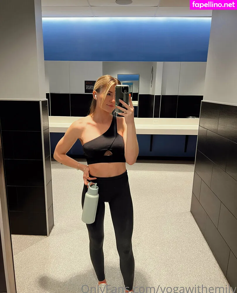 Yogawithemily Leaked Nude Picture #nj5qk9Q5d2