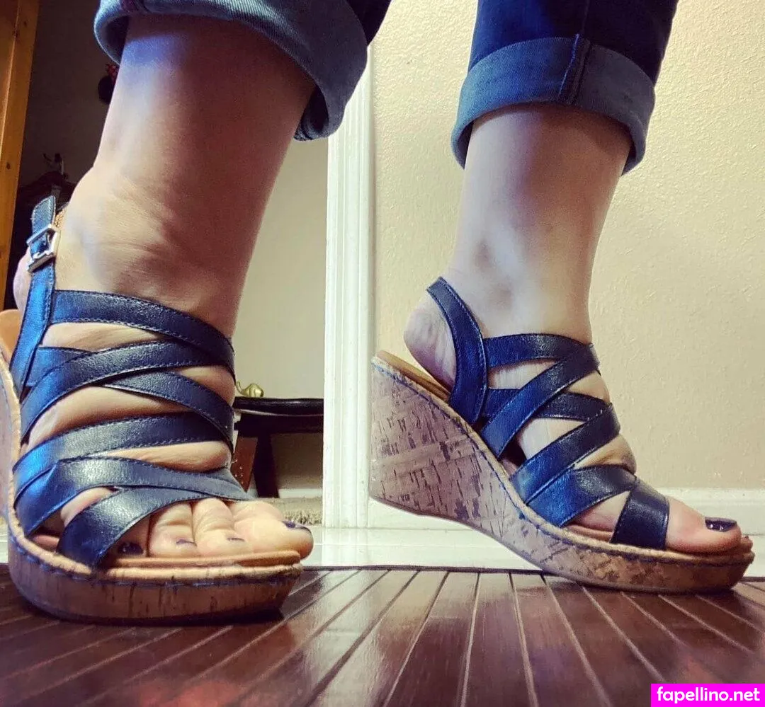 Youlovemyfeettrample Leaked Nude Picture #66NT0V8EF4