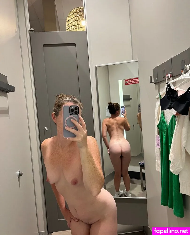 Robdeanhoskins, zoeytryingnewthings Leaked Nude Picture #SlFzjEXygb